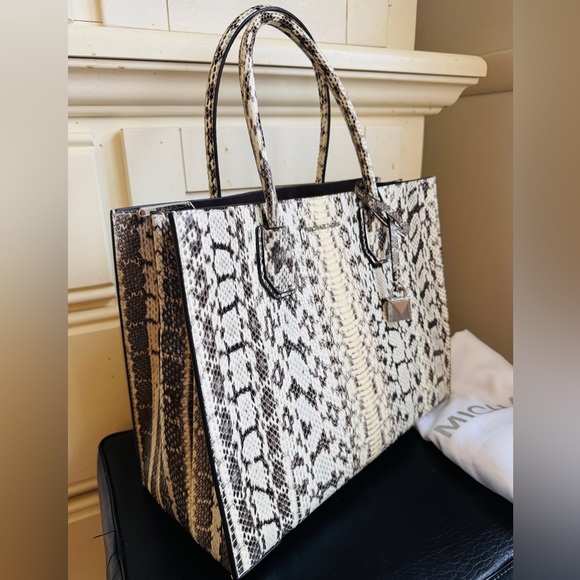 Set of 2 Michael Kors Snakeskin tote with Matching Long Wallet Shoulder Strap - Picture 2 of 15